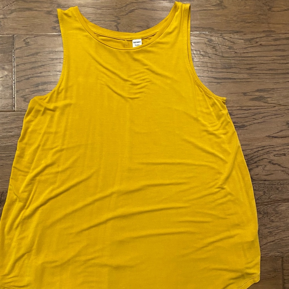 Fun mustard color tank f/Old Navy